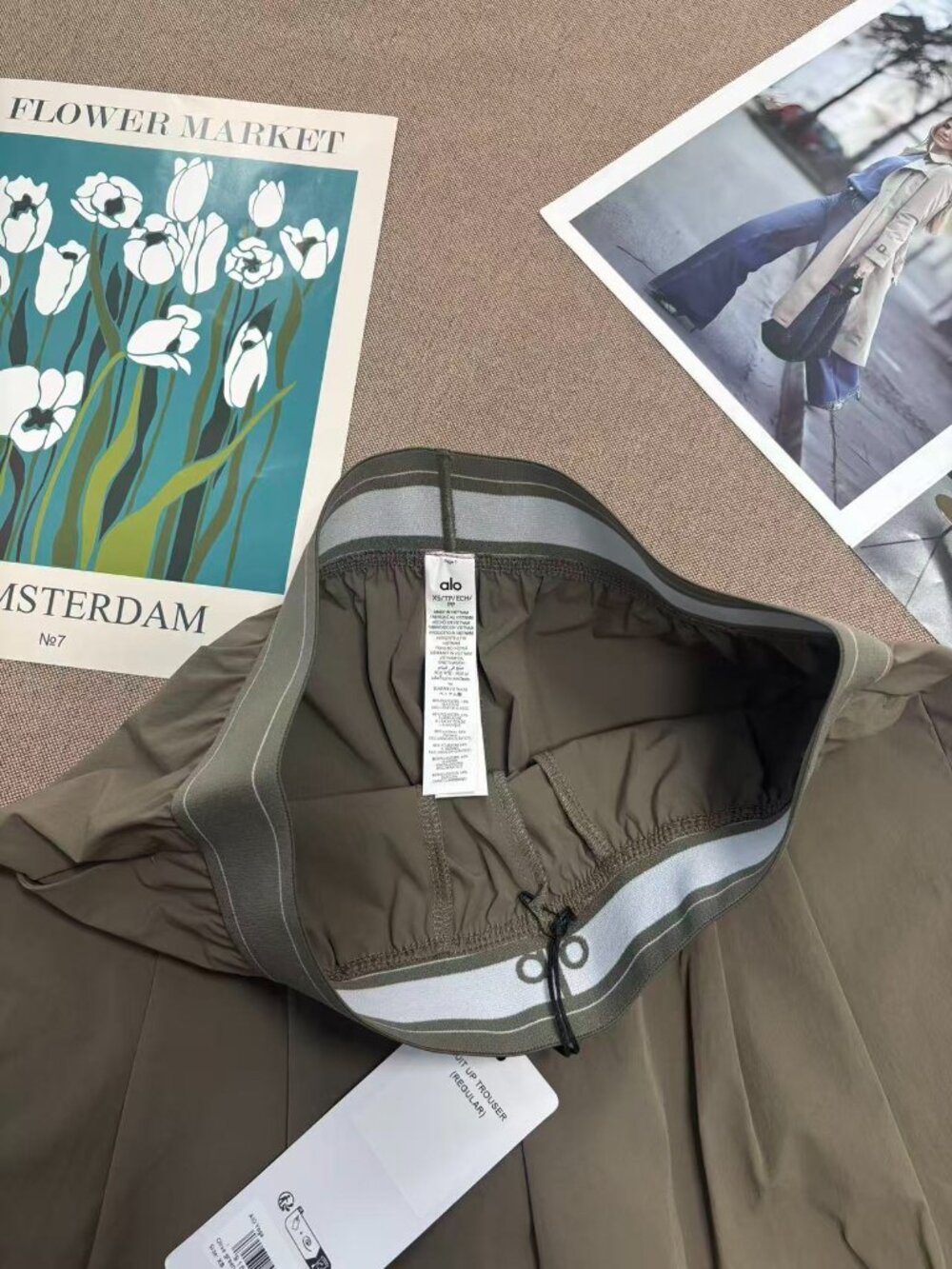 🥝NWT Alo Yoga Suit Up Trouser (Olive) Regular 30-inch Inner Seam Length 💫 - Picture 3 of 10